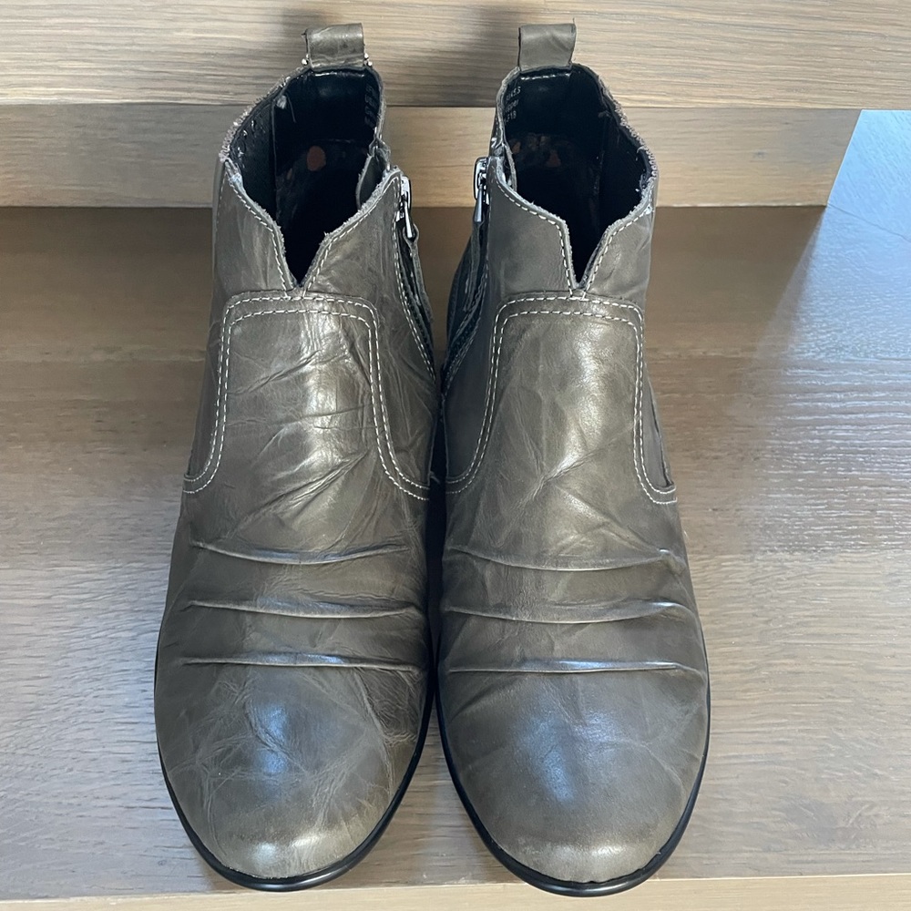 Aetrex Kailey Ankle Bootie in Graphite WIDE Width *Brand New In Box*